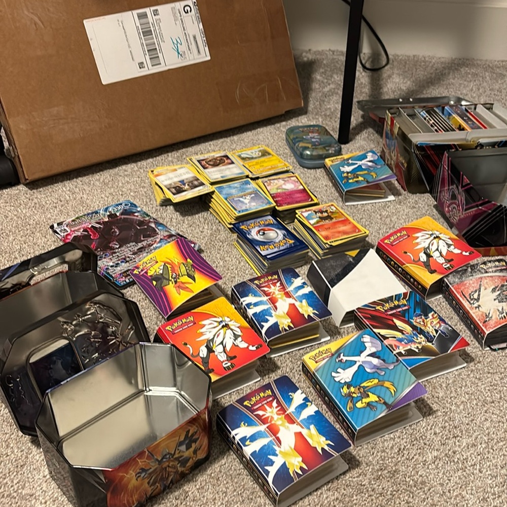Pokémon Haul, over 1,000 cards